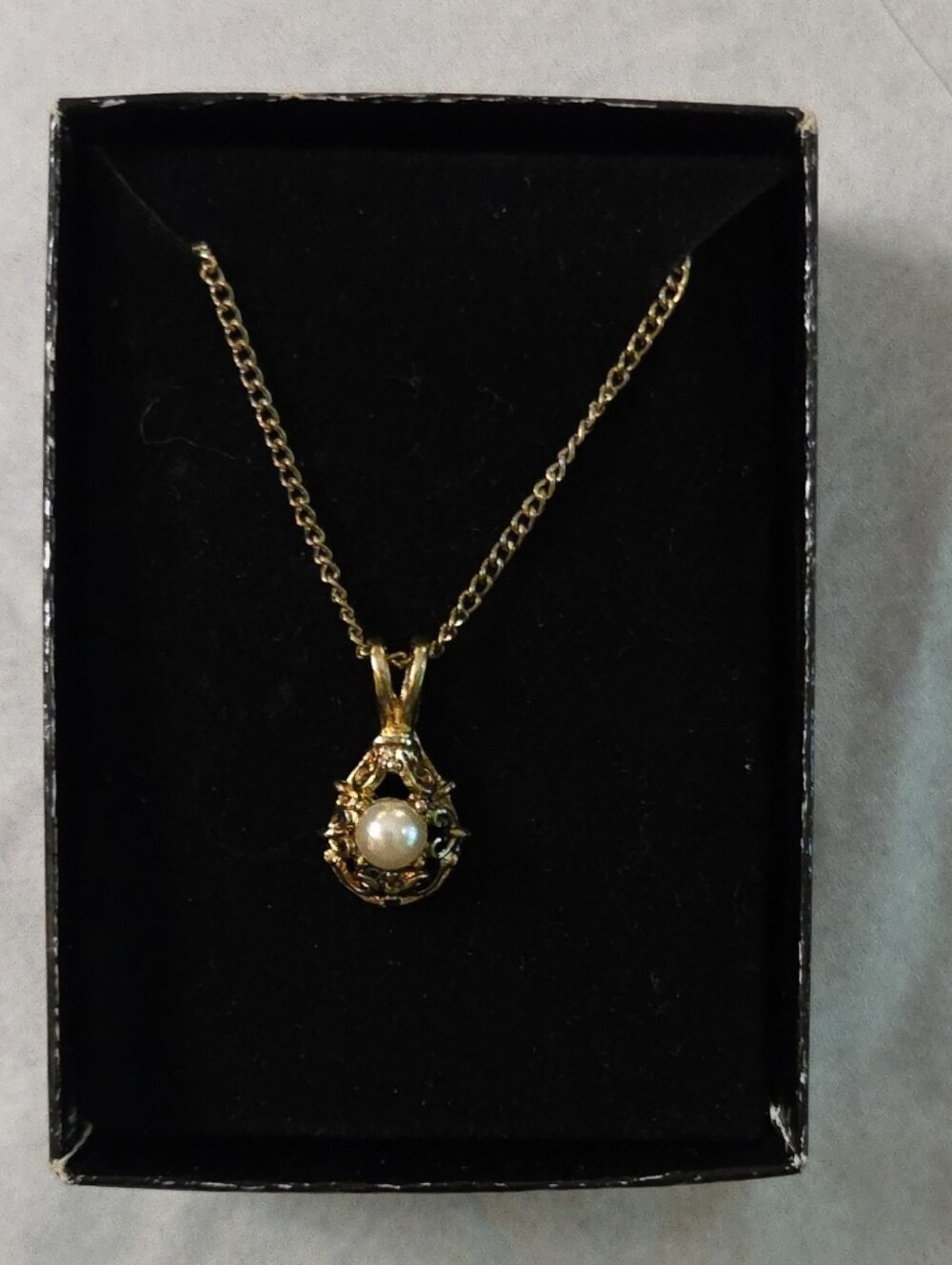 Gold Pearl Teardrop Pendant Necklace - Women's Elegant Jewelry